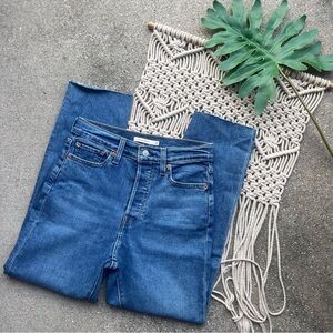 Levi’s High Rise Cropped Wedgie Straight Jeans Size 28